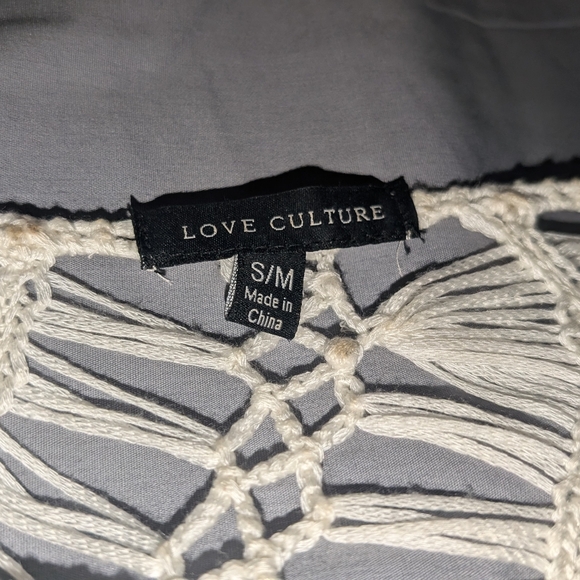 White Crochet Top, size small - Picture 4 of 4